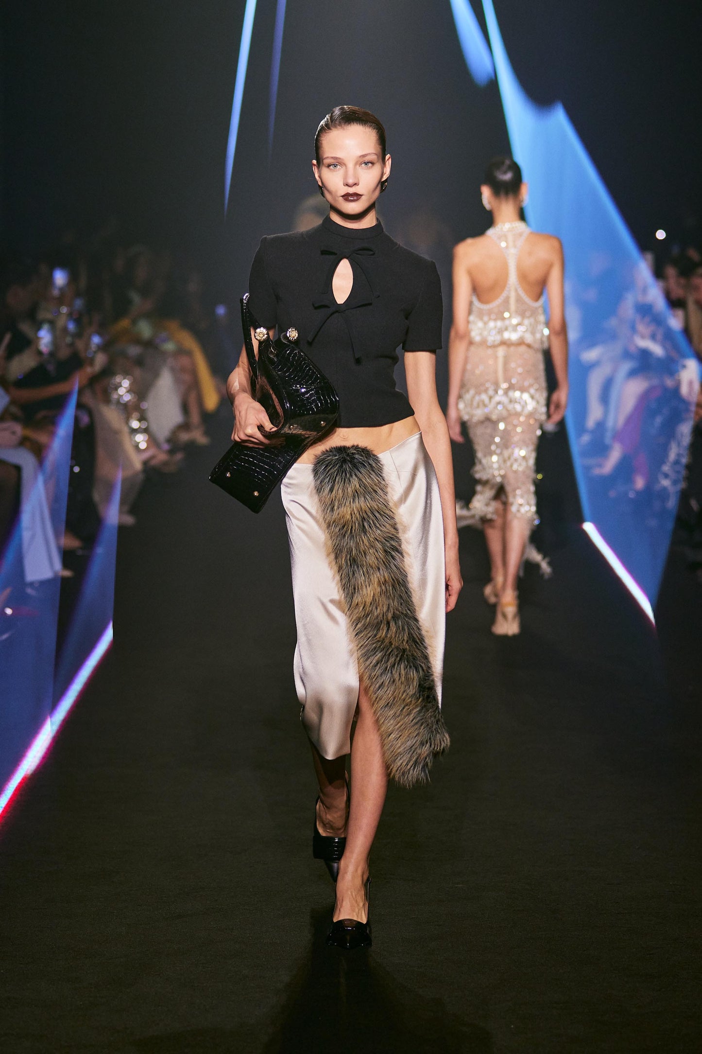 LOOK 10