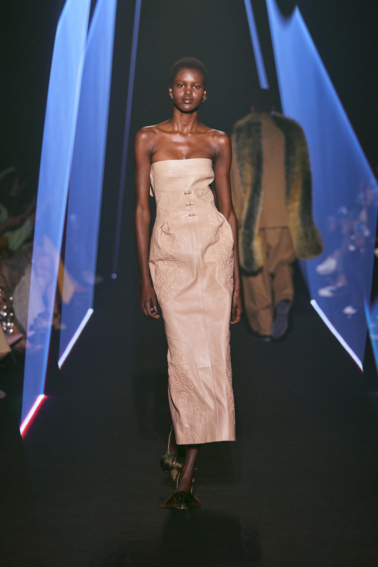 LOOK 12