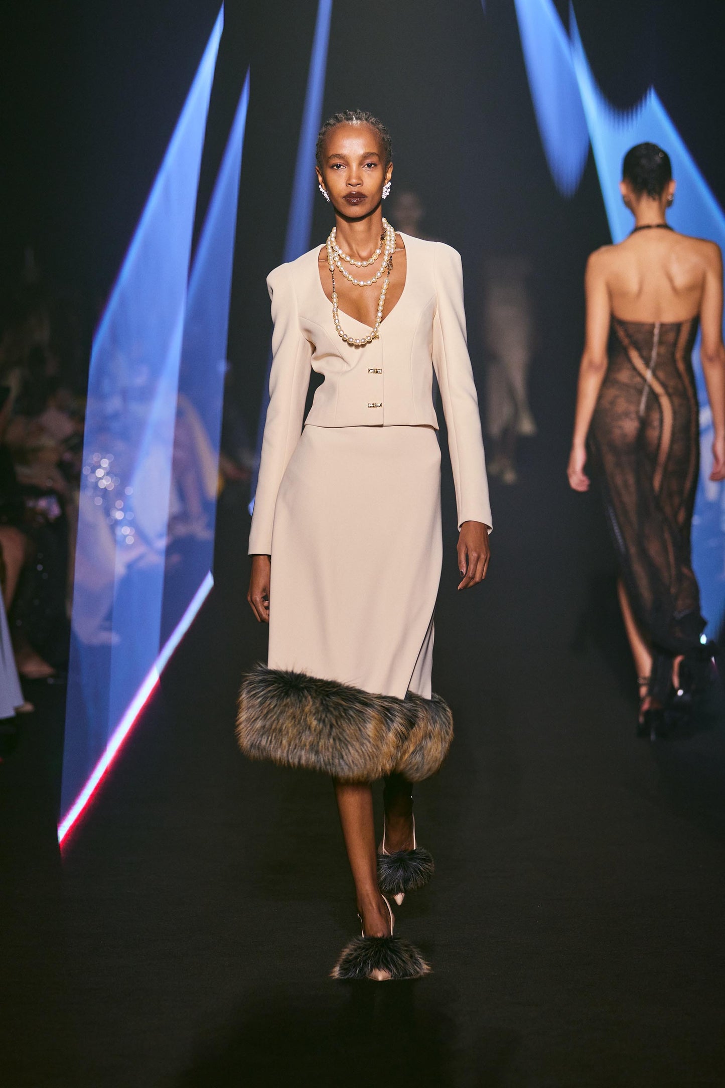 LOOK 14