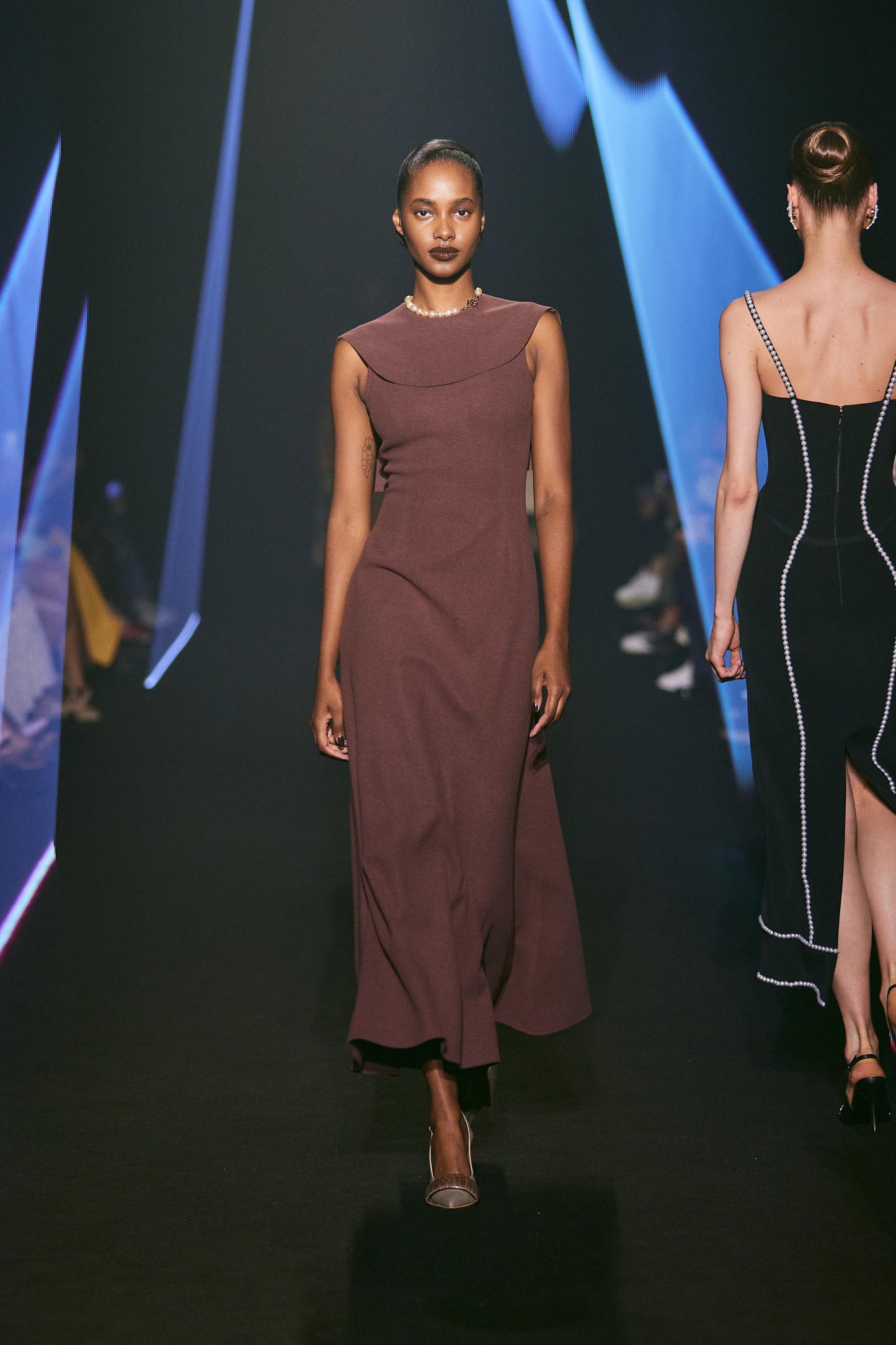 LOOK 16