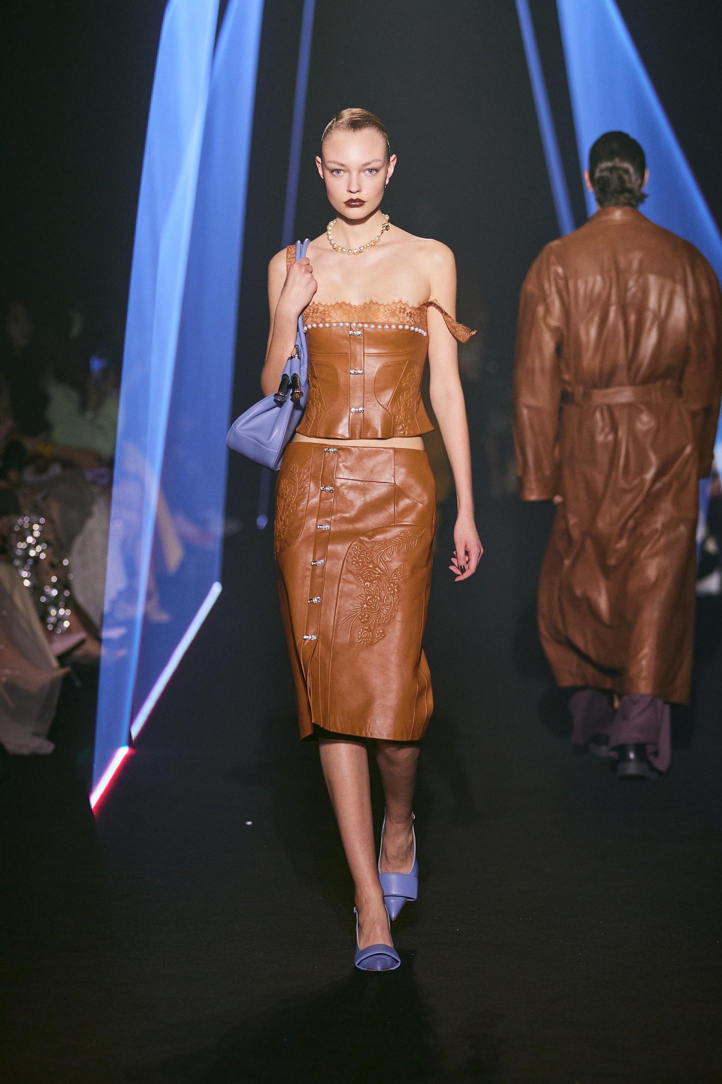 LOOK 22
