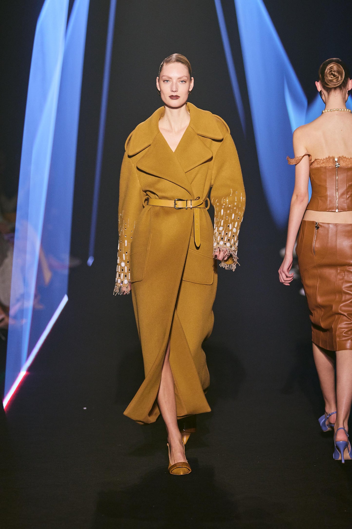 LOOK 23