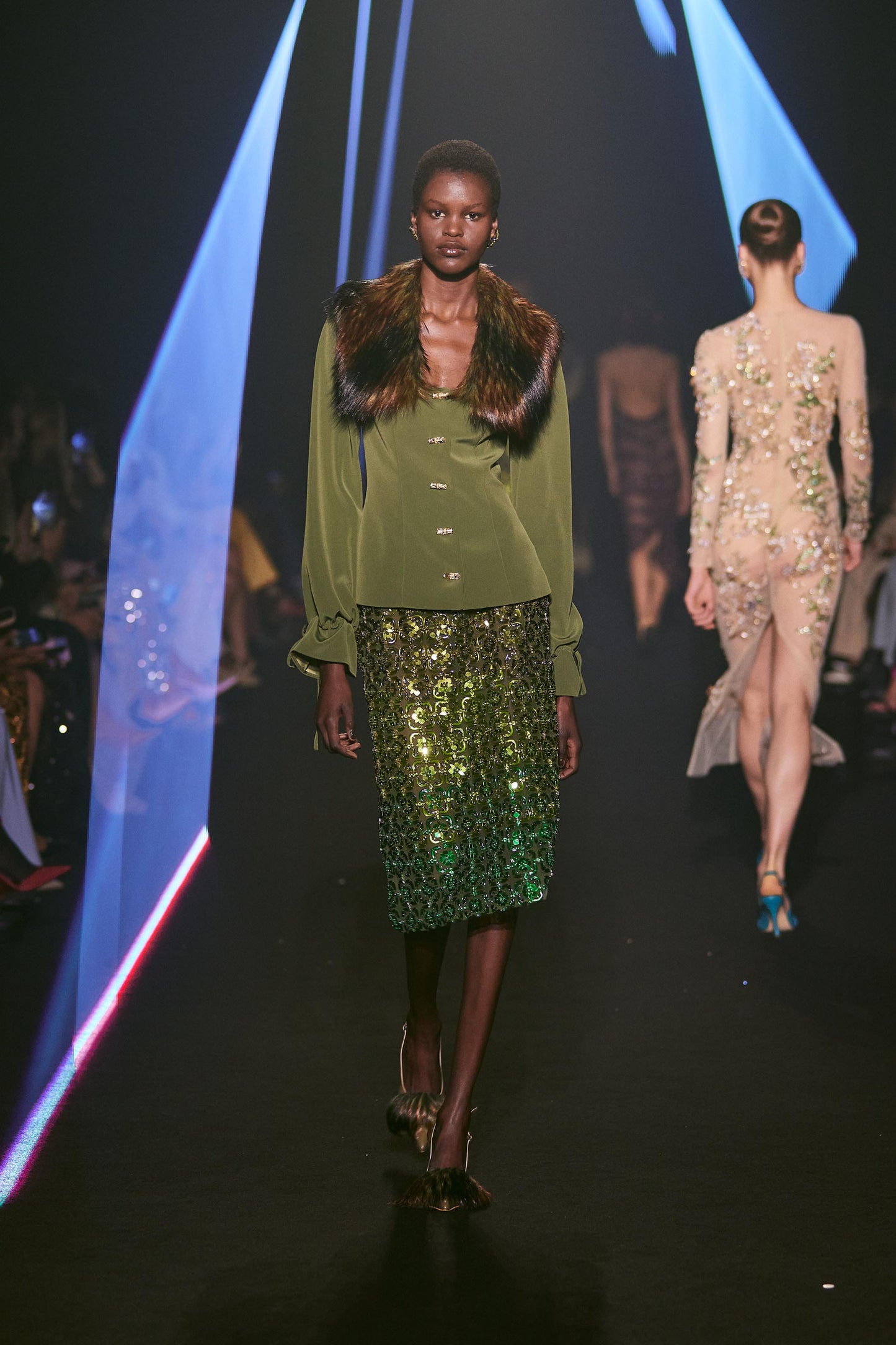 LOOK 54