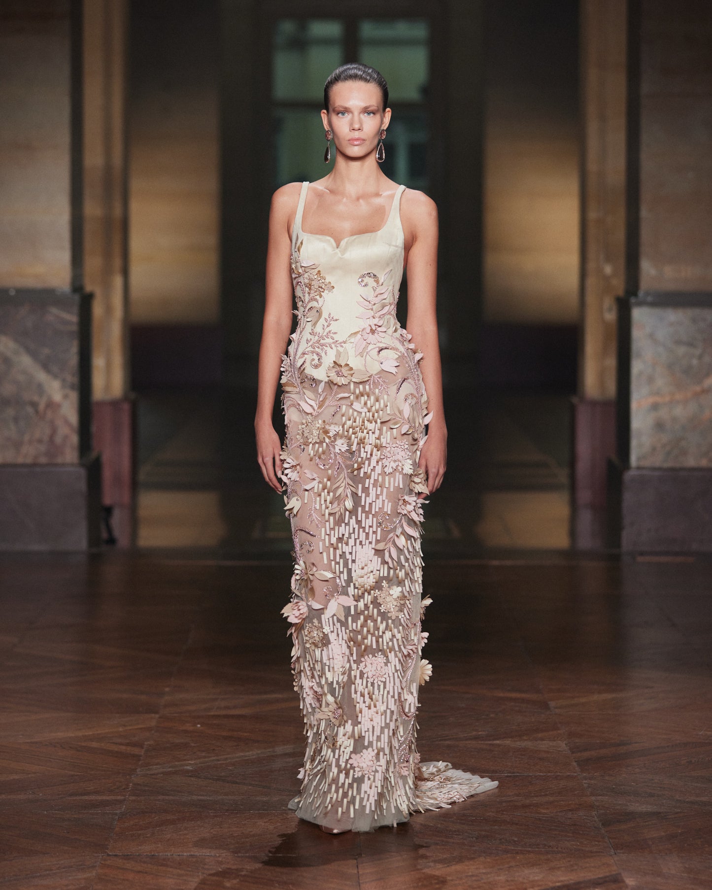 LOOK 34
