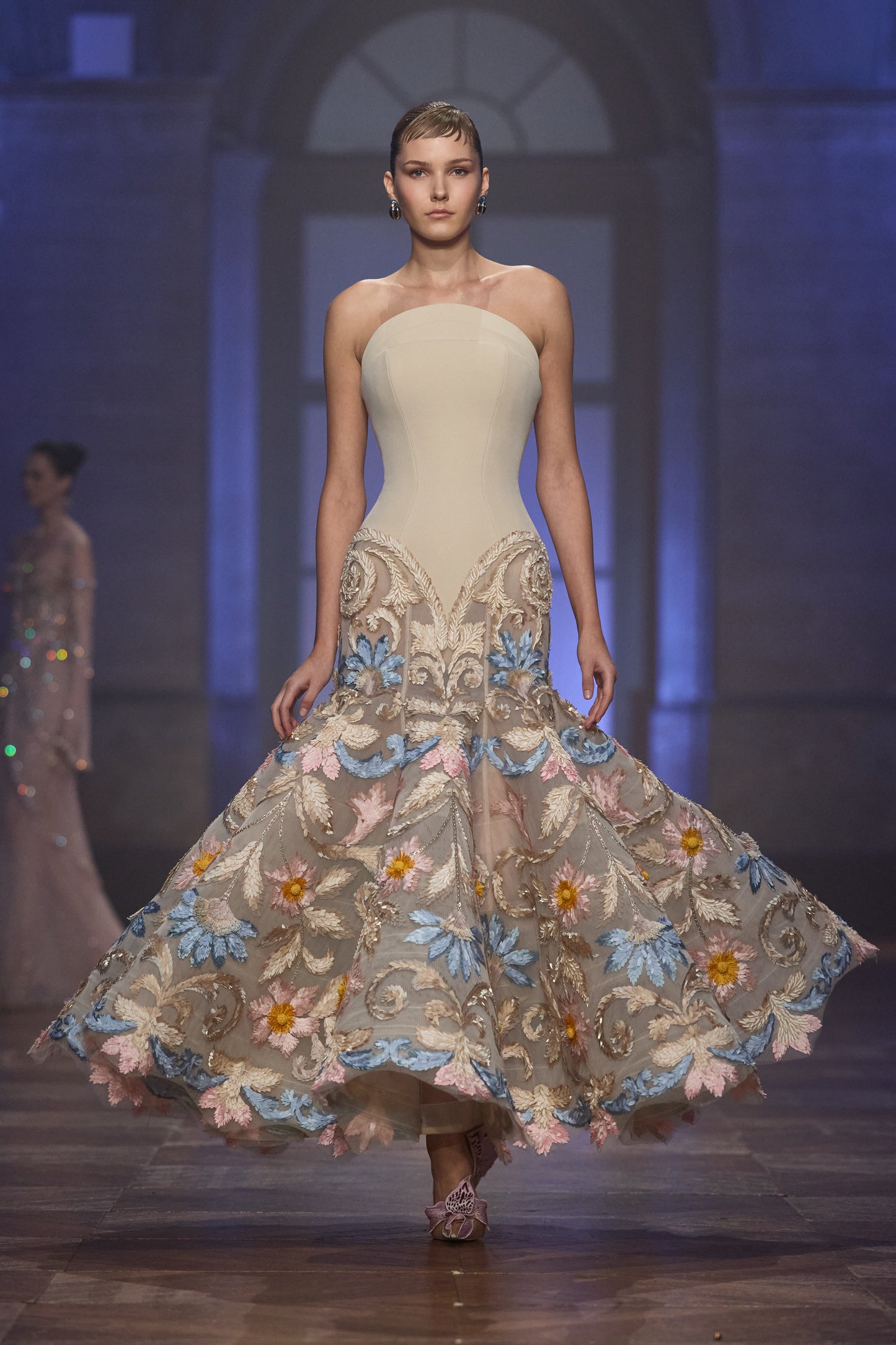LOOK 18