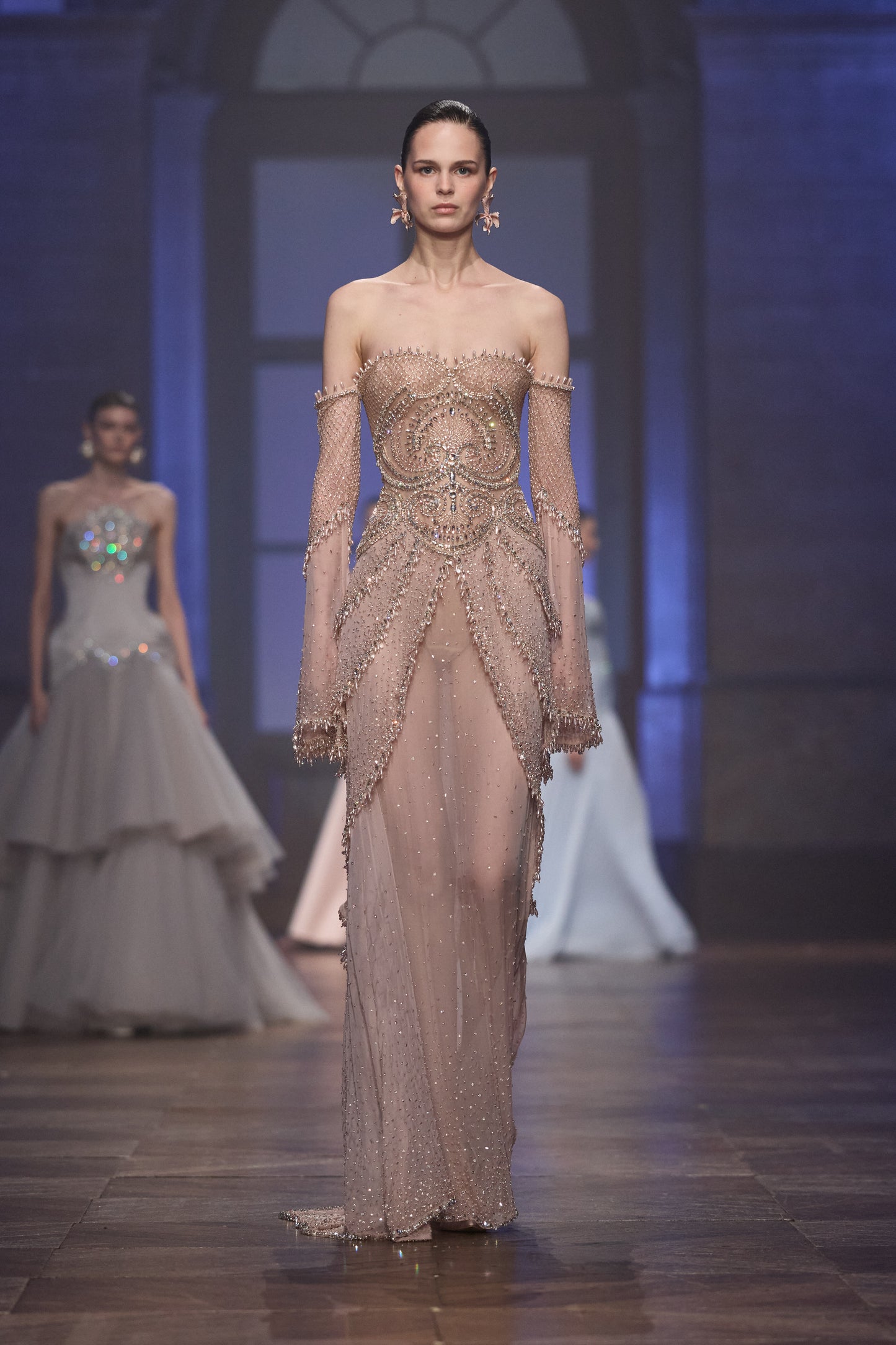 LOOK 19
