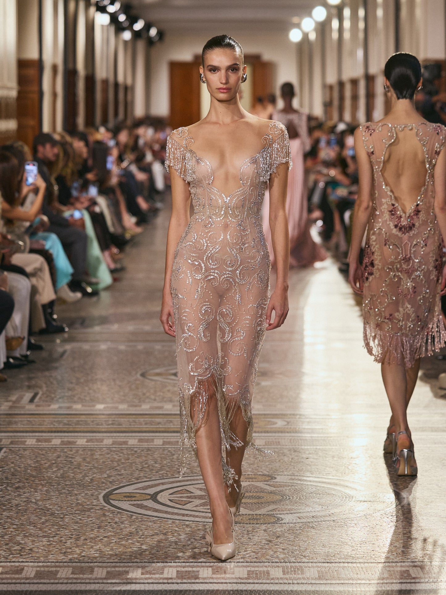 LOOK 34