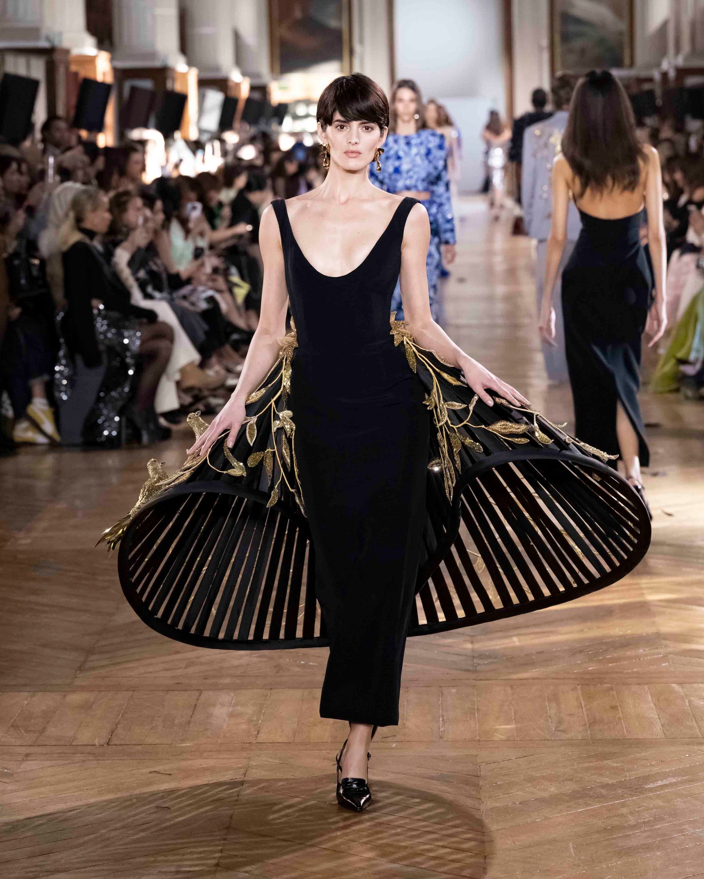 LOOK 17