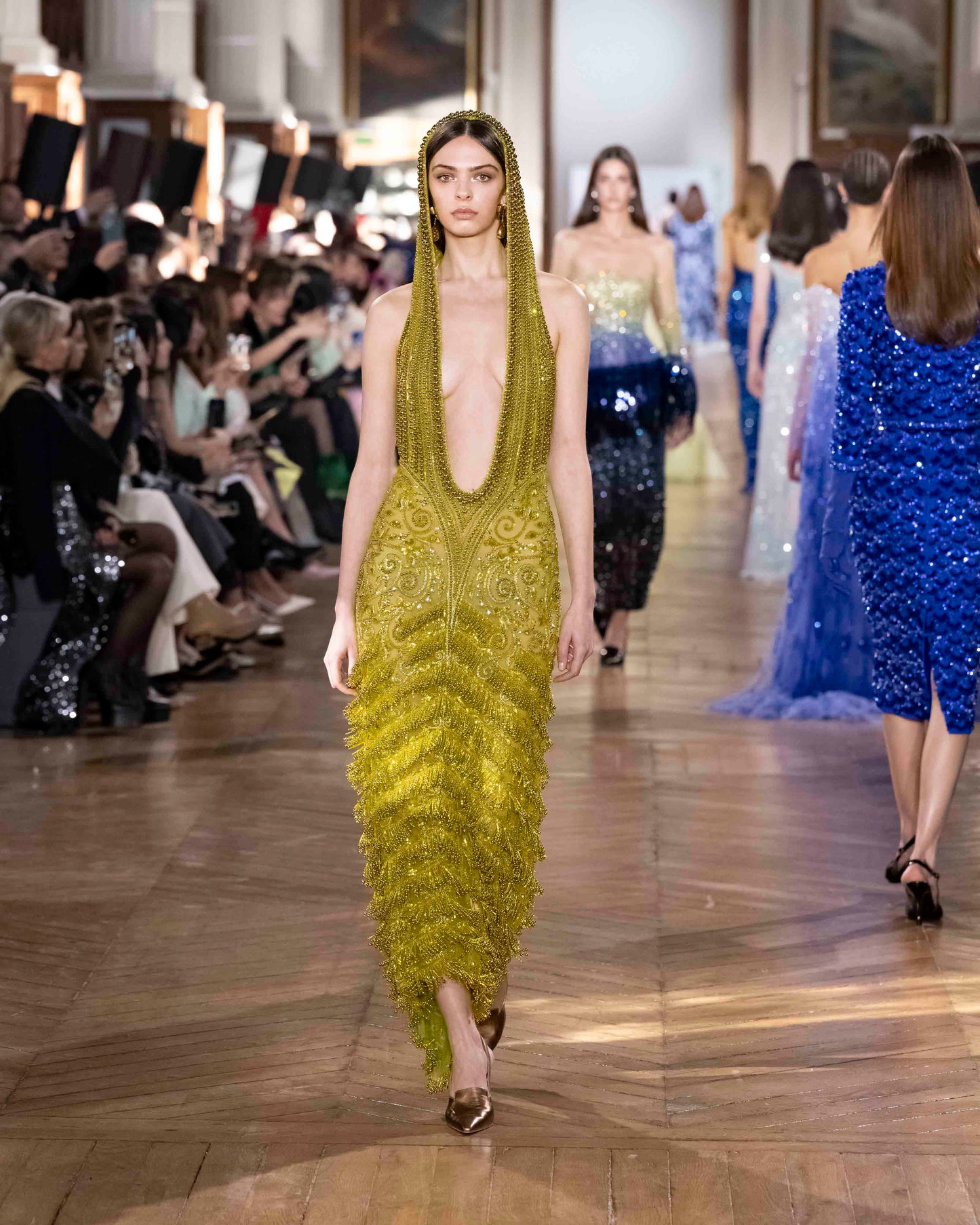 LOOK 23