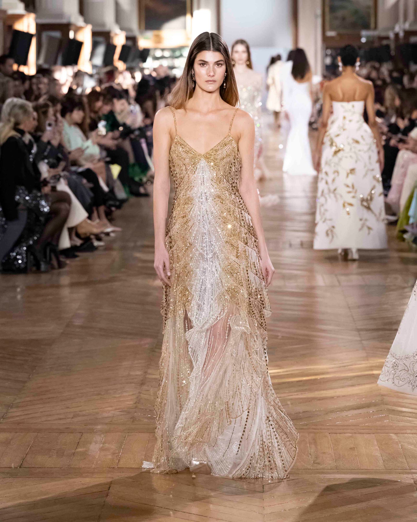 LOOK 52