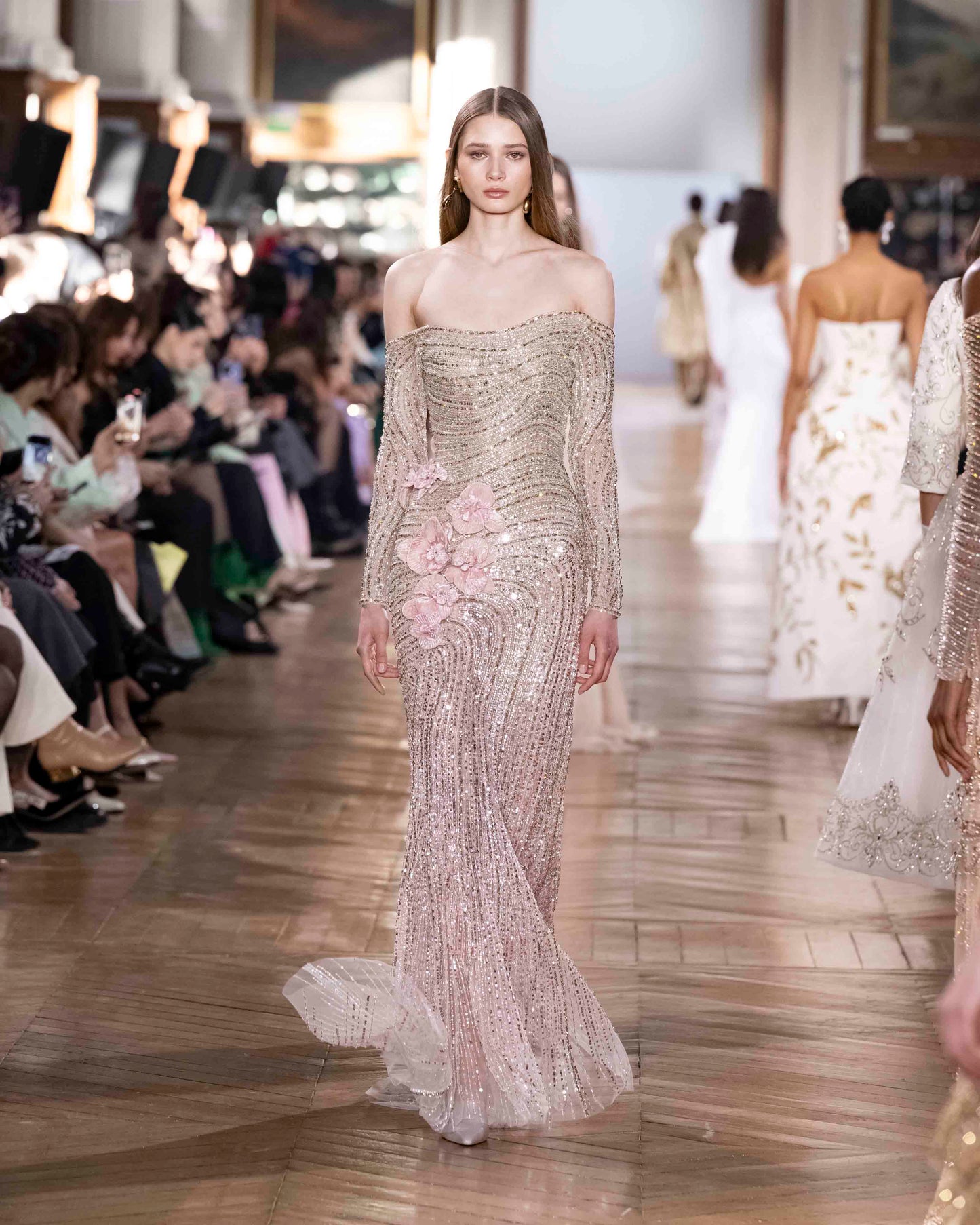 LOOK 53