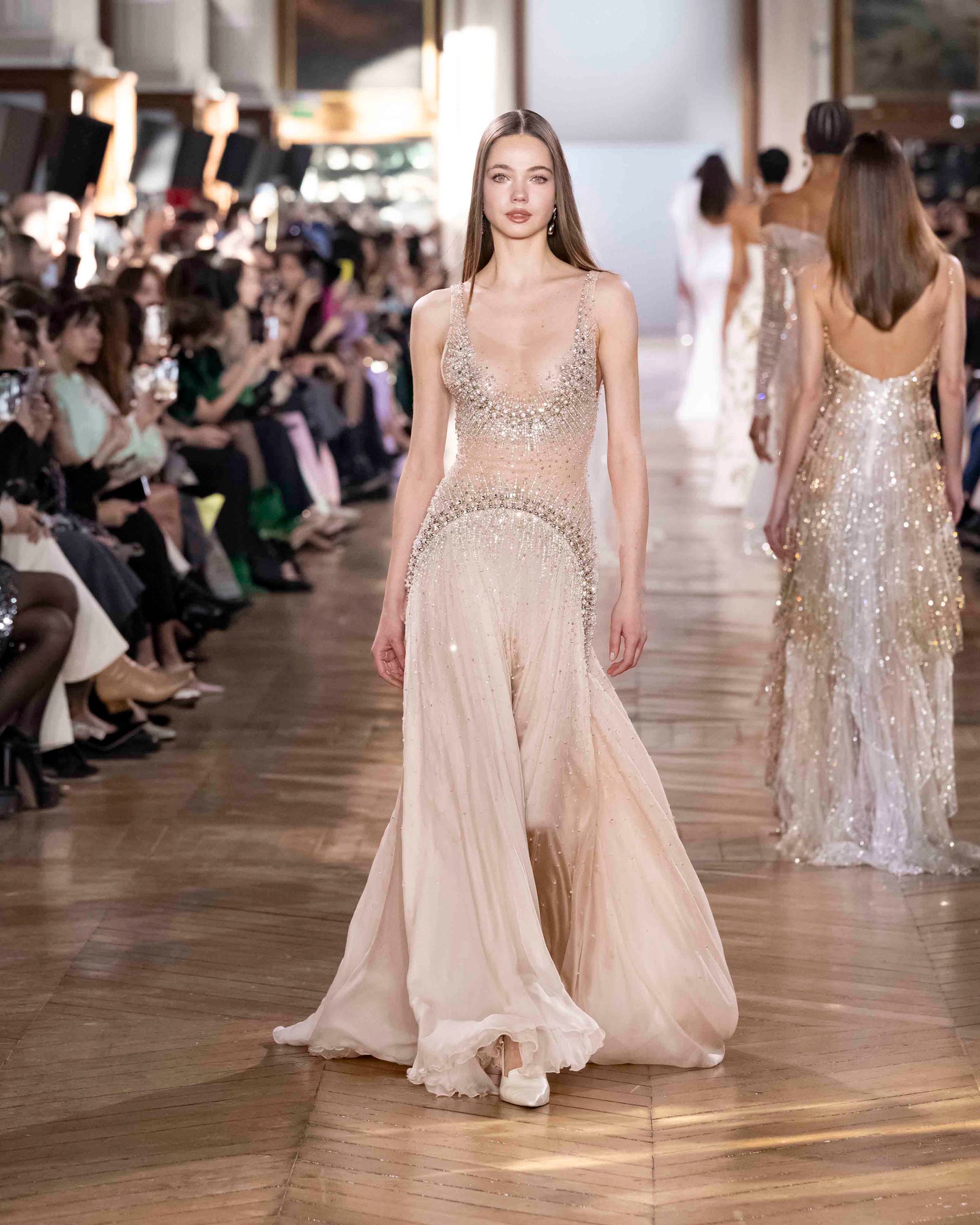 LOOK 54