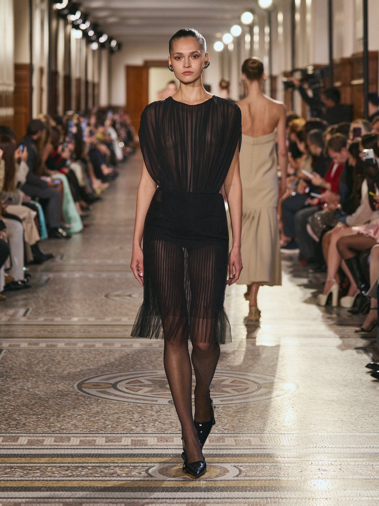 LOOK 11
