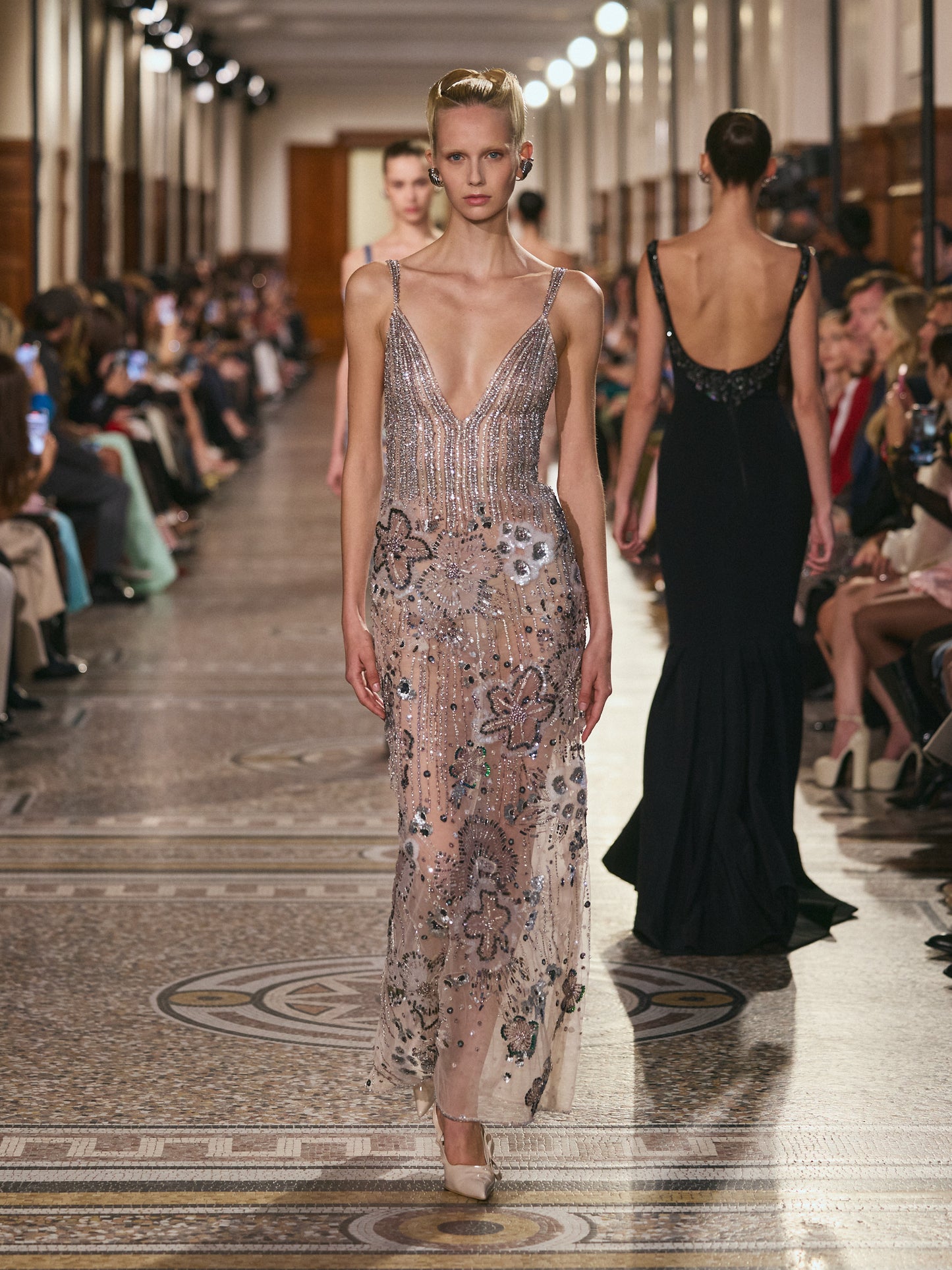 LOOK 37