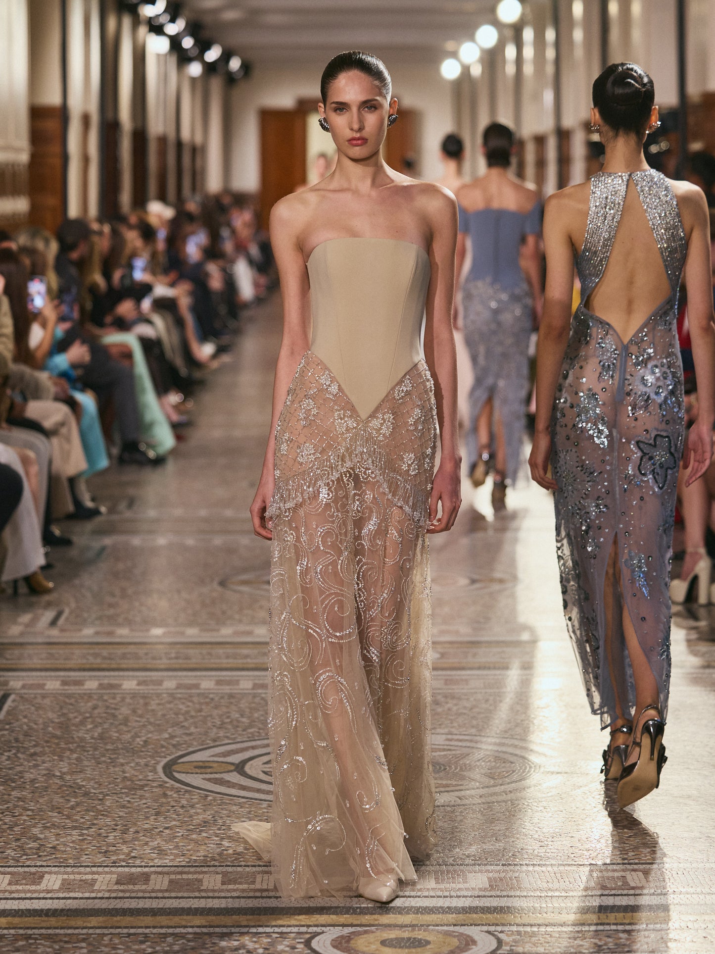 LOOK 48