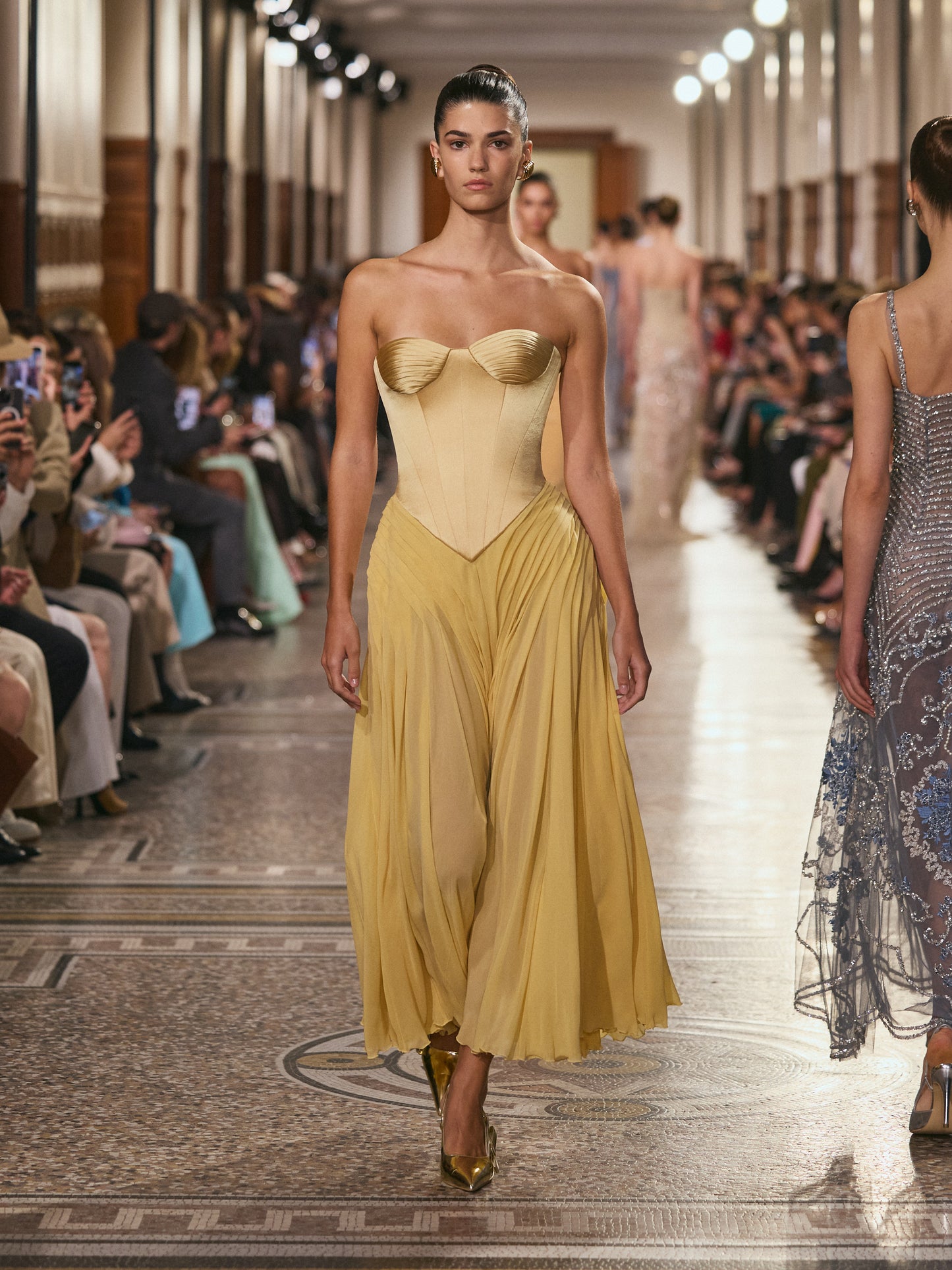 LOOK 50