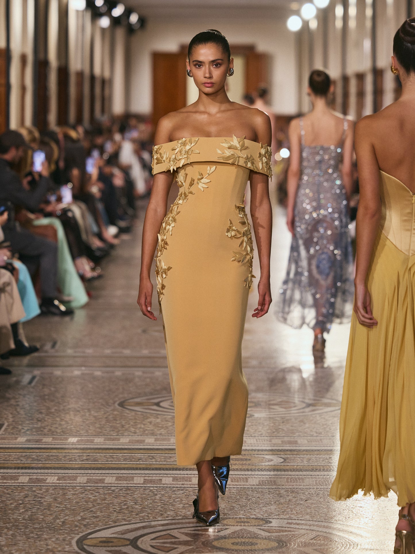 LOOK 51