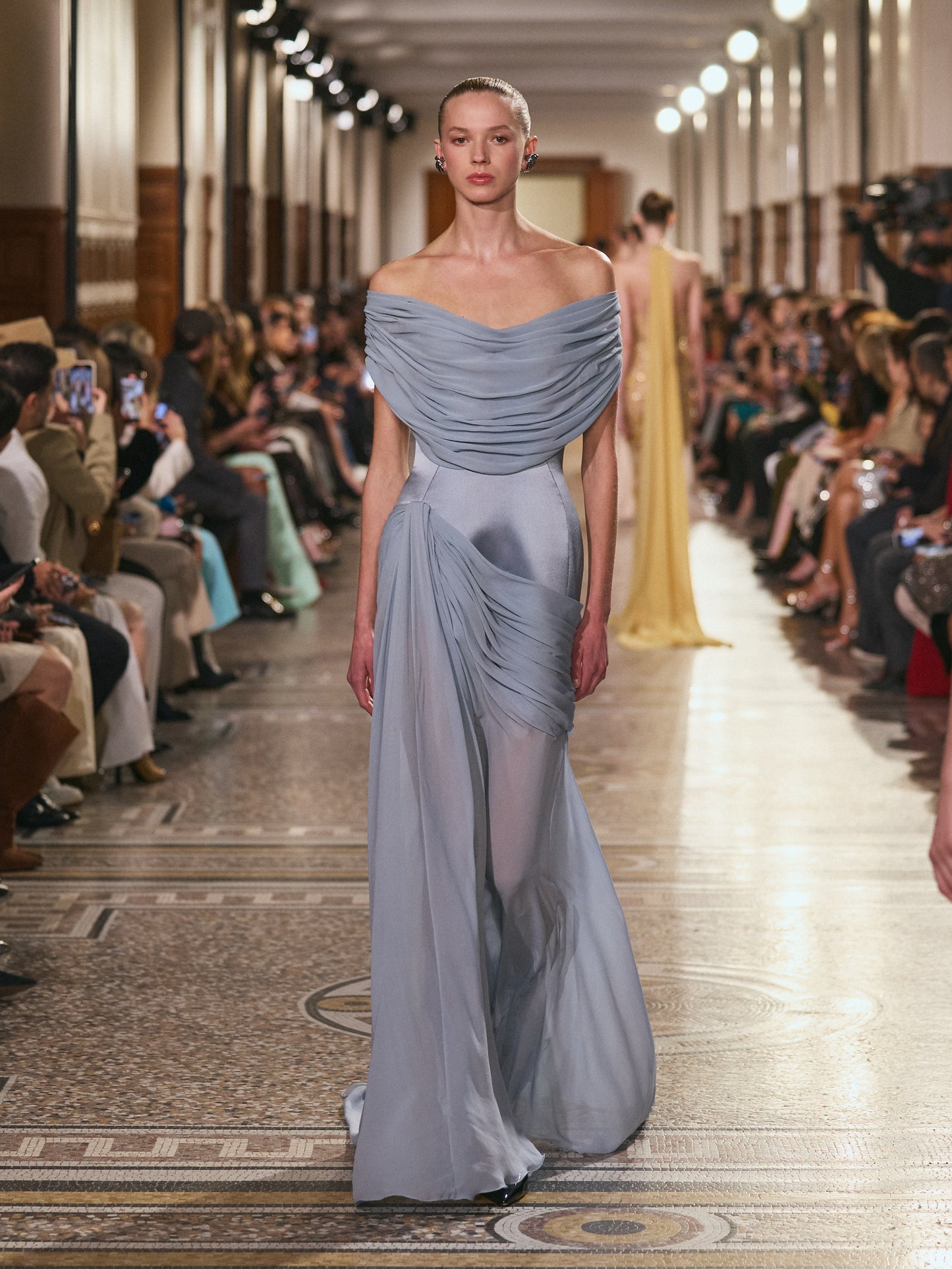 LOOK 56